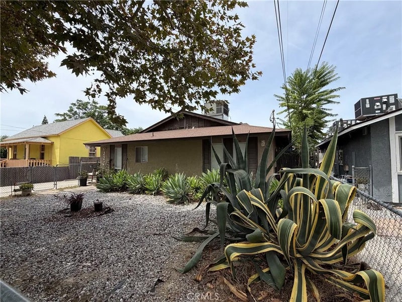 227 N Alessandro