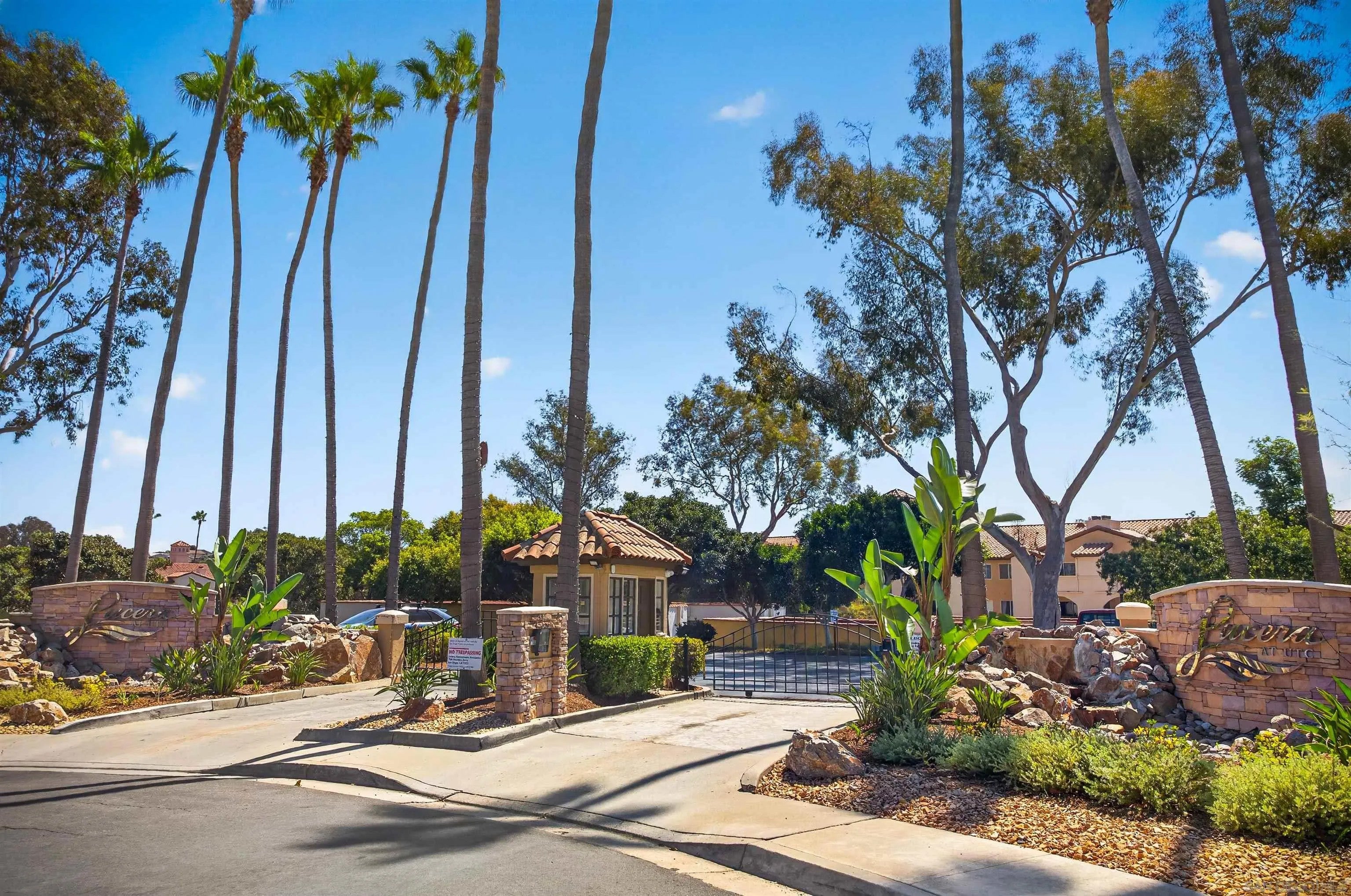 7120 Shoreline Dr. 2303