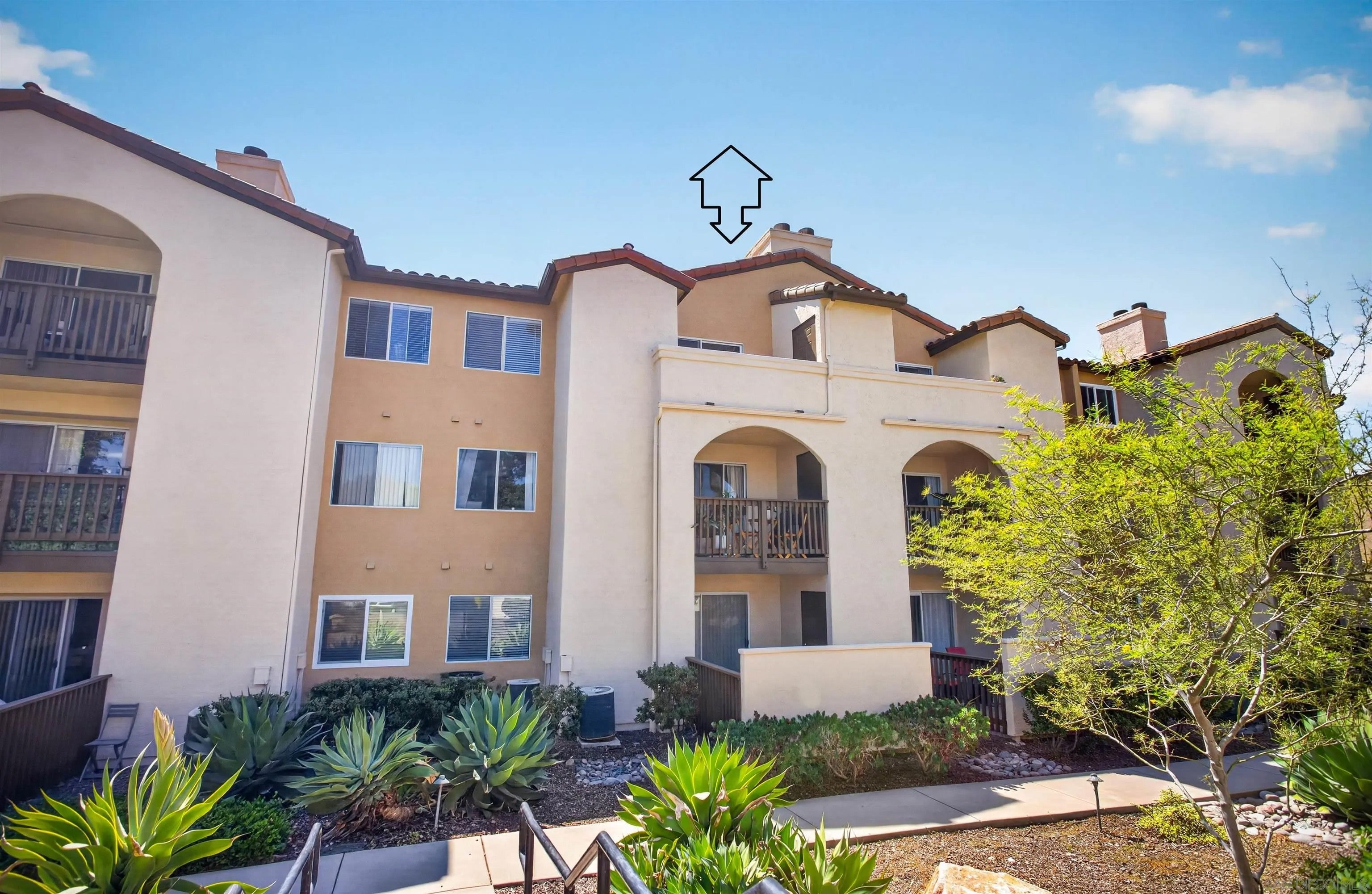 7120 Shoreline Dr. 2303