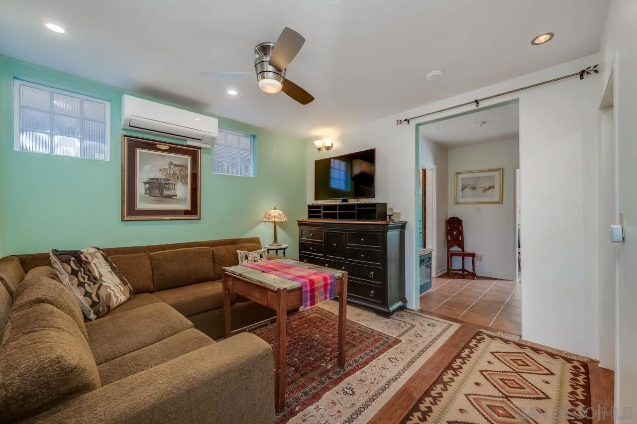 1815 Mission Cliff Dr