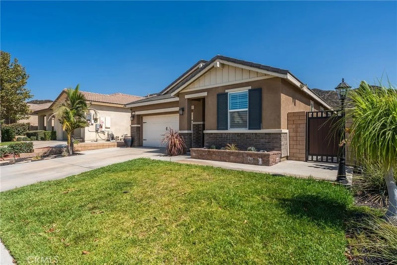 4005 Scarlet Oak Court
