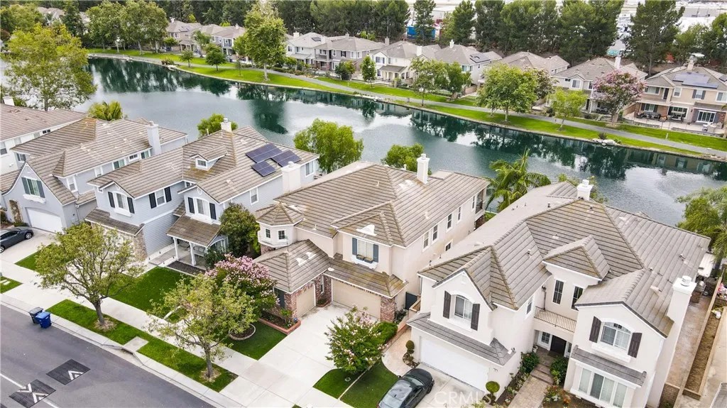 28 Lakeside