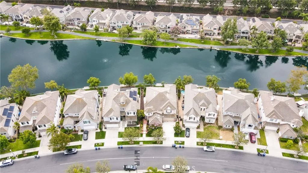 28 Lakeside