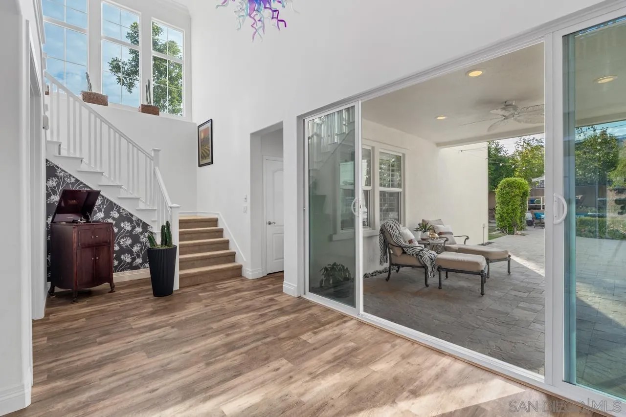 985 Tucana Dr.