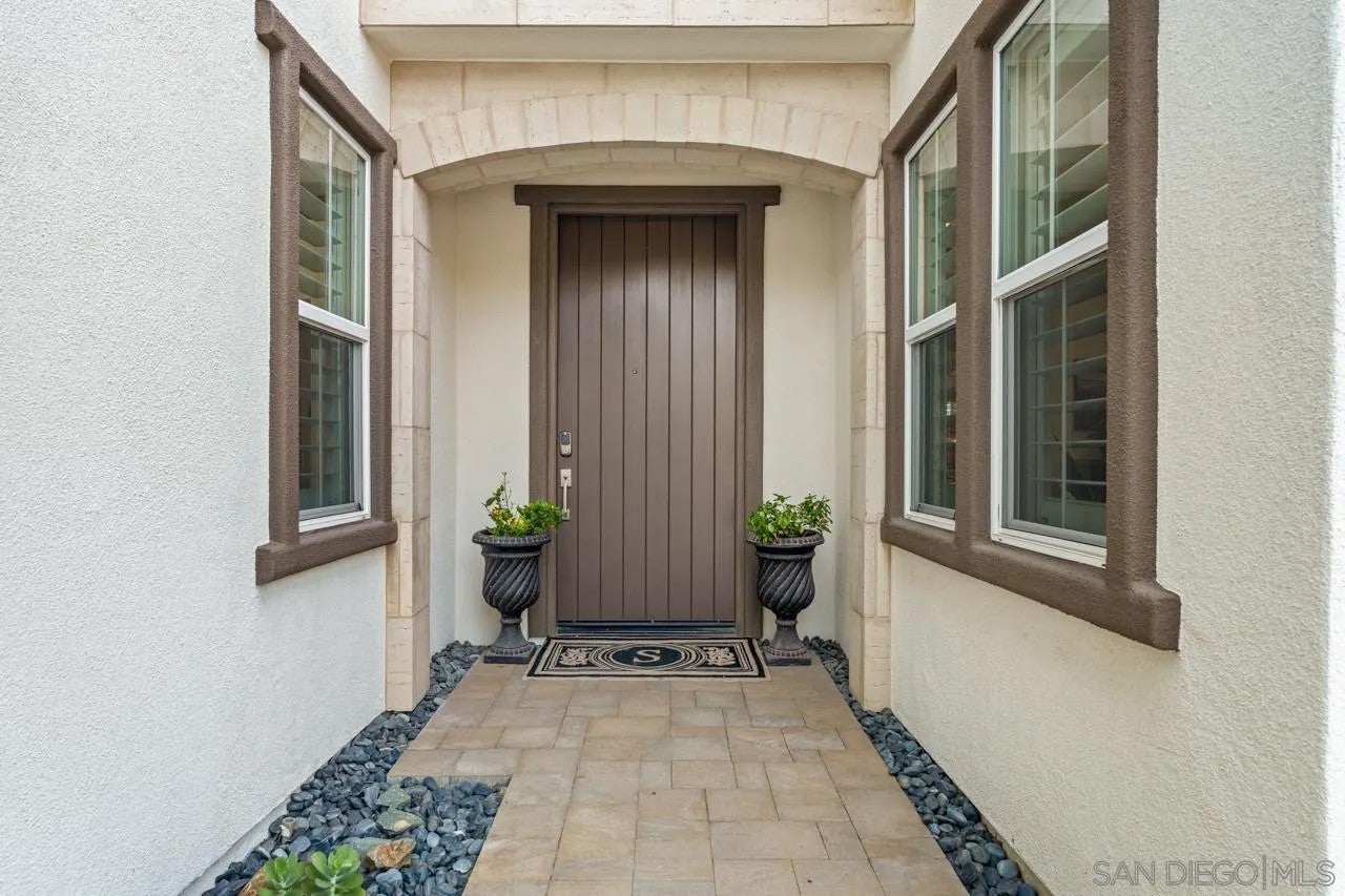 985 Tucana Dr.