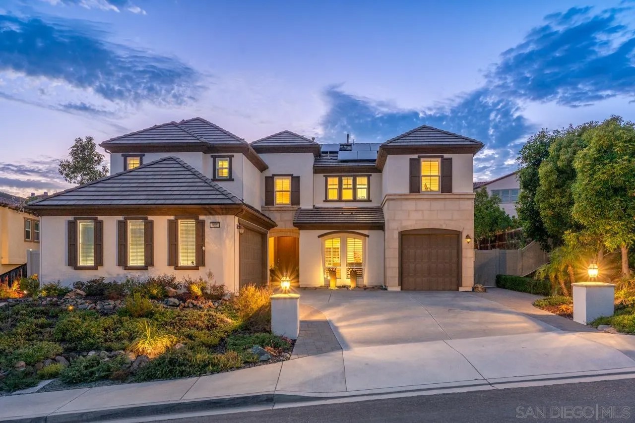 985 Tucana Dr.