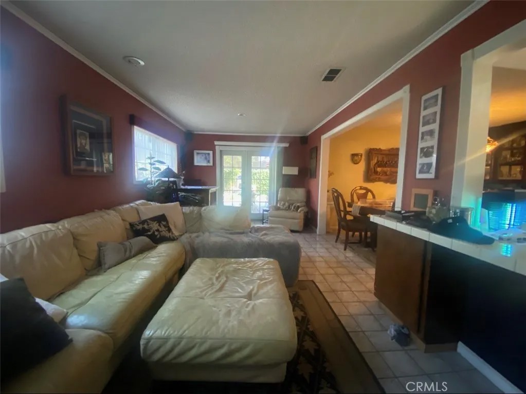 275 W Shadwell