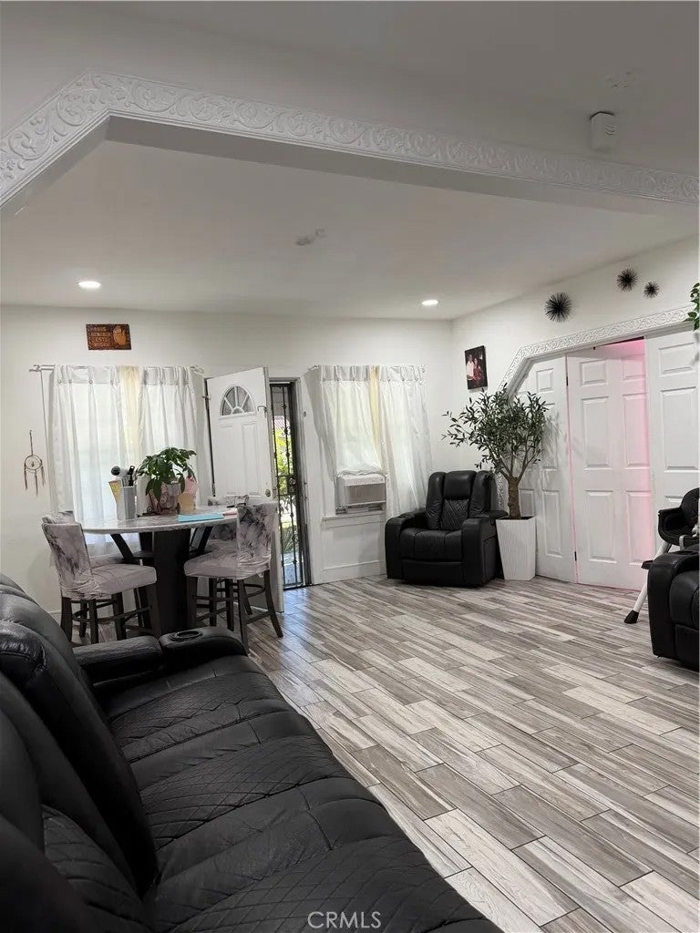 221 N Pearl
