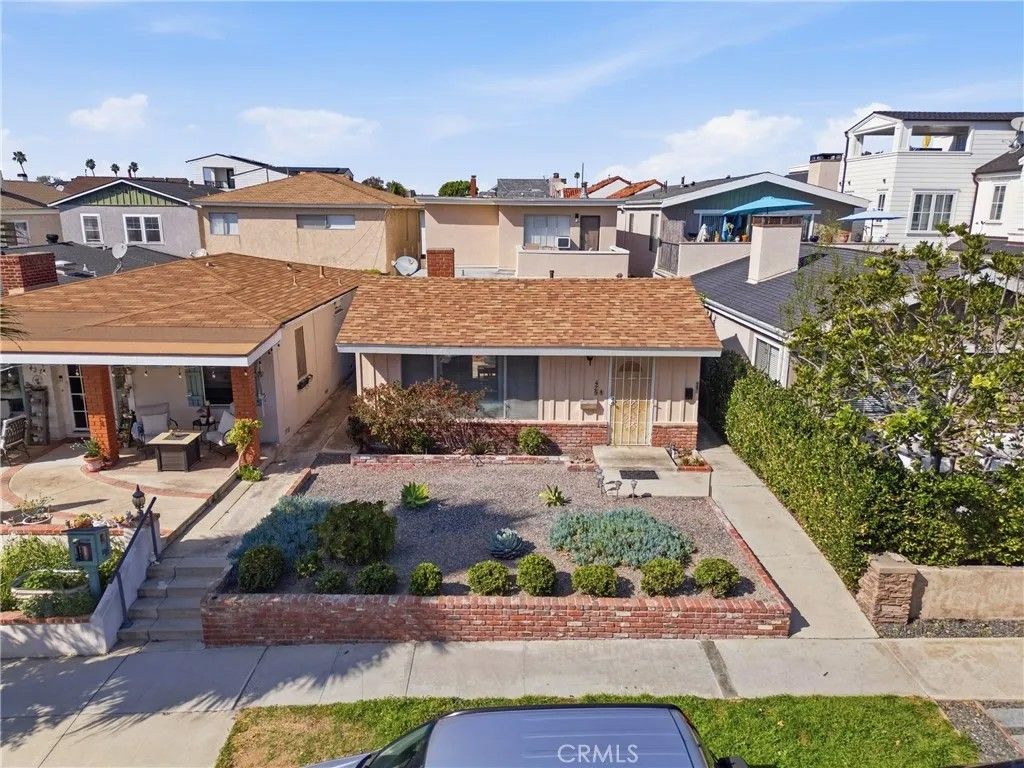 Photo of 429 Carnation Avenue, Corona Del Mar, CA 92625 (MLS # NP26025059)