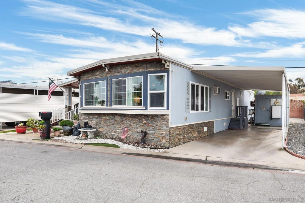 Photo of 12 Bahia Ln, Oceanside, CA 92058 (MLS # 260001784)