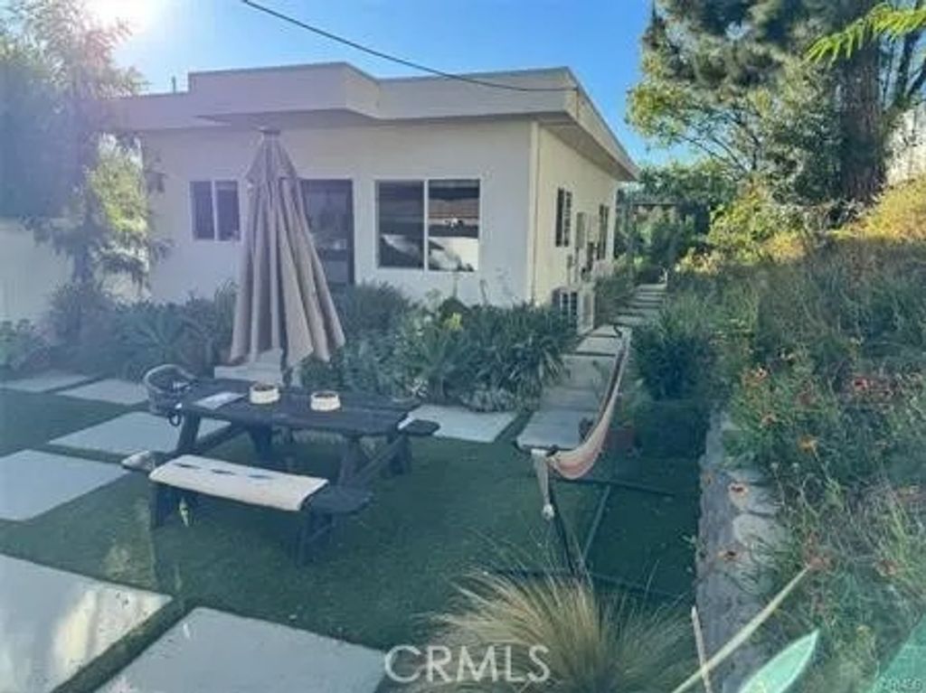 Photo of 24333 MARTHA Street, Woodland Hills, CA 91367 (MLS # SR25280134)