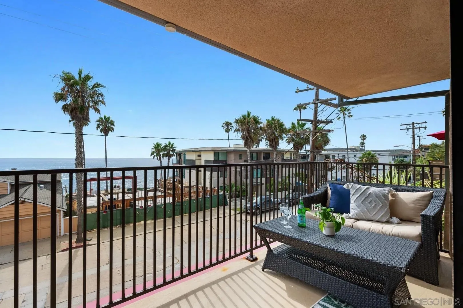 La Jolla, California 92037, United States, 4 Bedrooms Bedrooms, ,4 BathroomsBathrooms,Residential,Active,166441