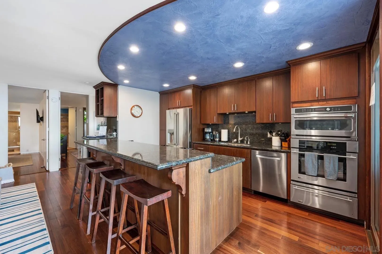 La Jolla, California 92037, United States, 4 Bedrooms Bedrooms, ,4 BathroomsBathrooms,Residential,Active,166441