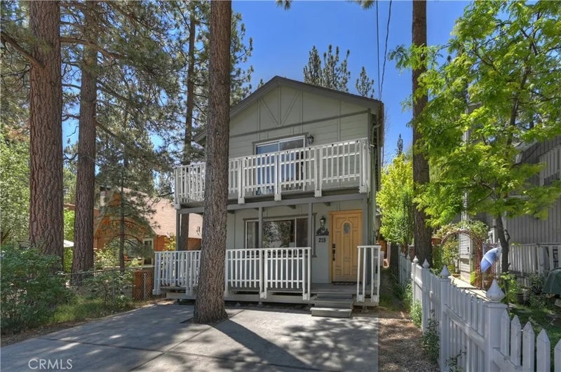 218 E Barker Boulevard