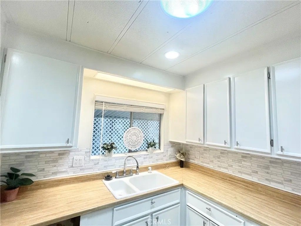 Photo of 4040 Piedmont Dr, Highlands, CA 92346 (MLS # IG26087596)