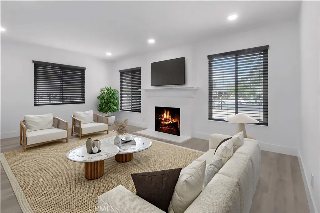 2041 S Pacific