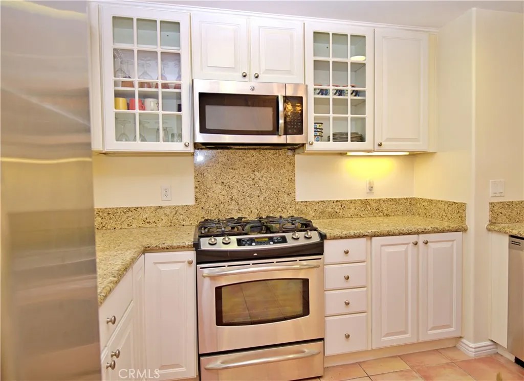 45245 Seeley 17C Drive 17C
