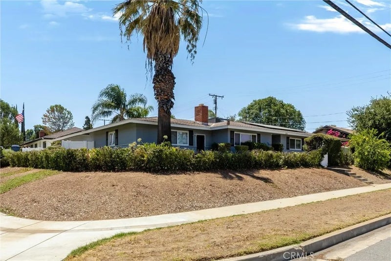 1235 W Cypress