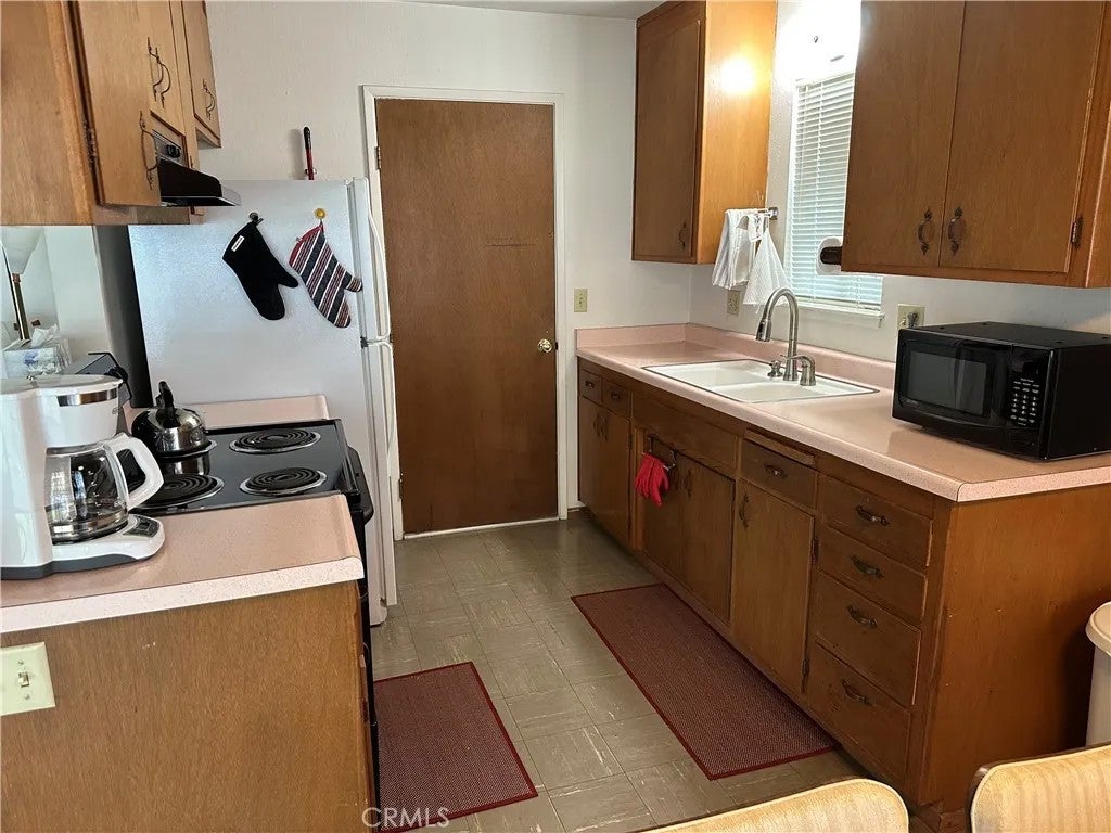 12724 Island