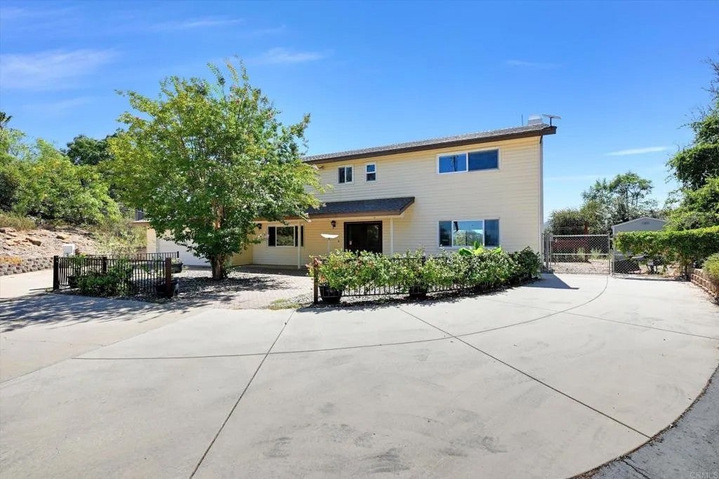 15436 Las Manzanitas Road