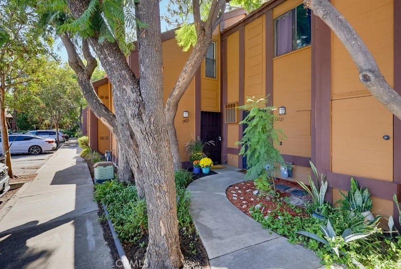 13923 Bayside