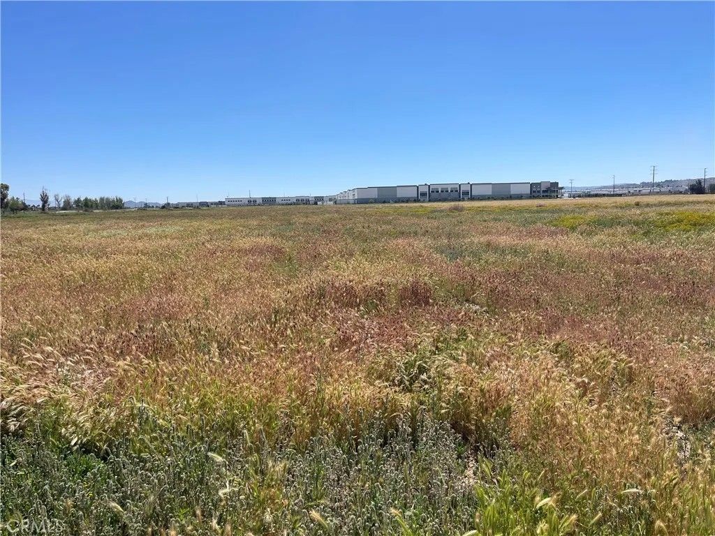 Photo of 0 Redlands Ave, Perris, CA 92571 (MLS # SW26063801)