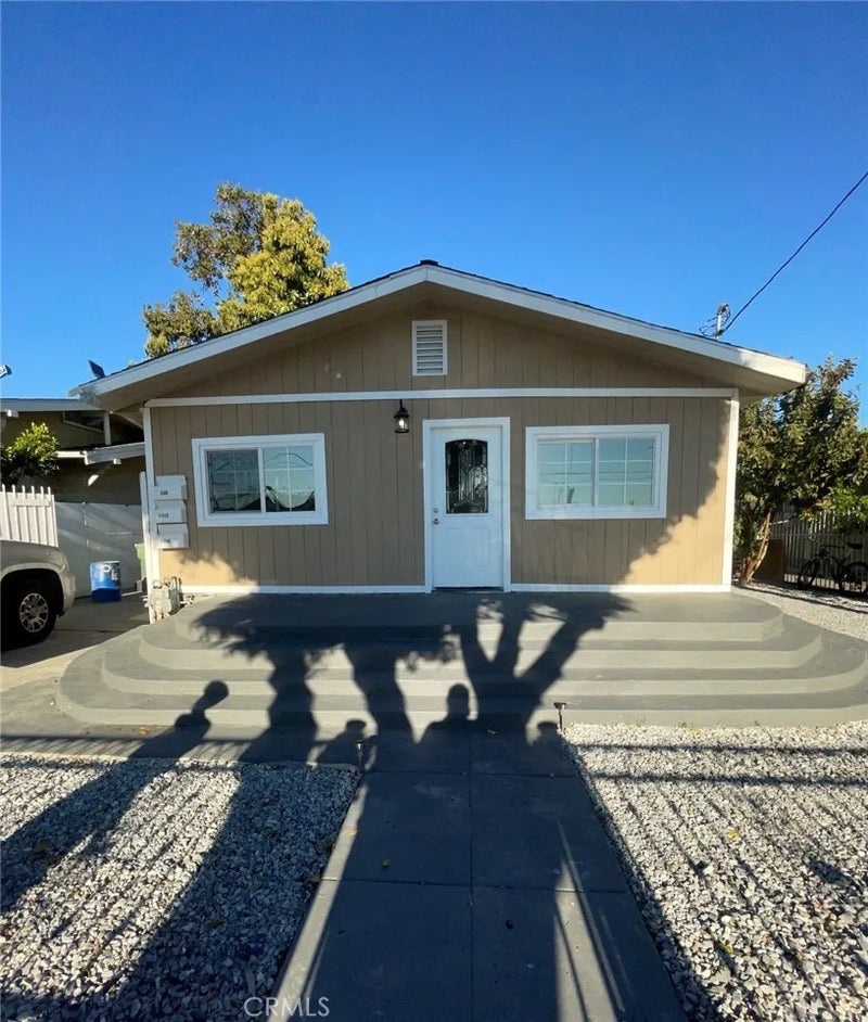 6208 Holmes