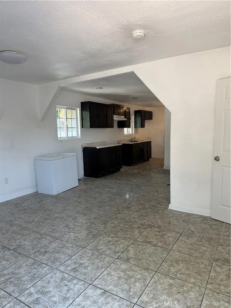 6208 Holmes