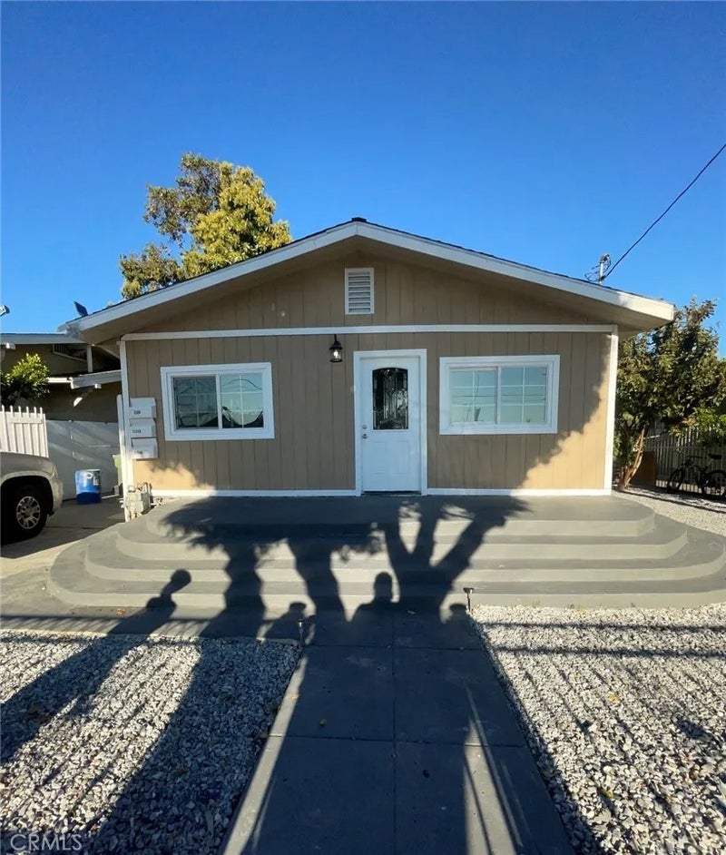 6208 Holmes