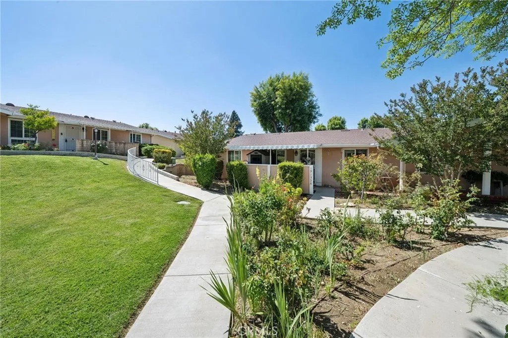 19153 Avenue Of The Oaks A