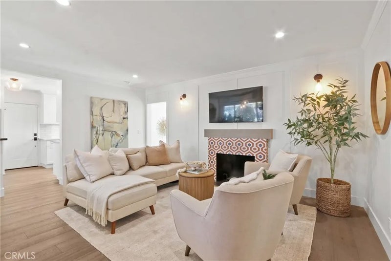 6012 E Conant