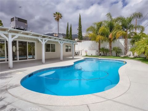 13424 Dyer Street Sylmar CA 91342