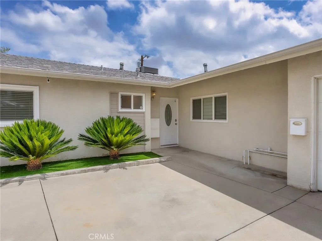 13424 Dyer Street