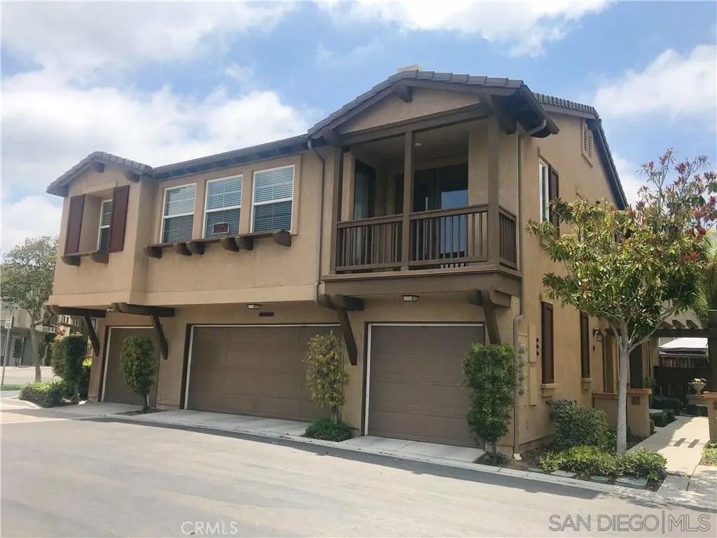 Photo of 270 Benviana Dr #150, Chula Vista, CA 91914 (MLS # 260005870)
