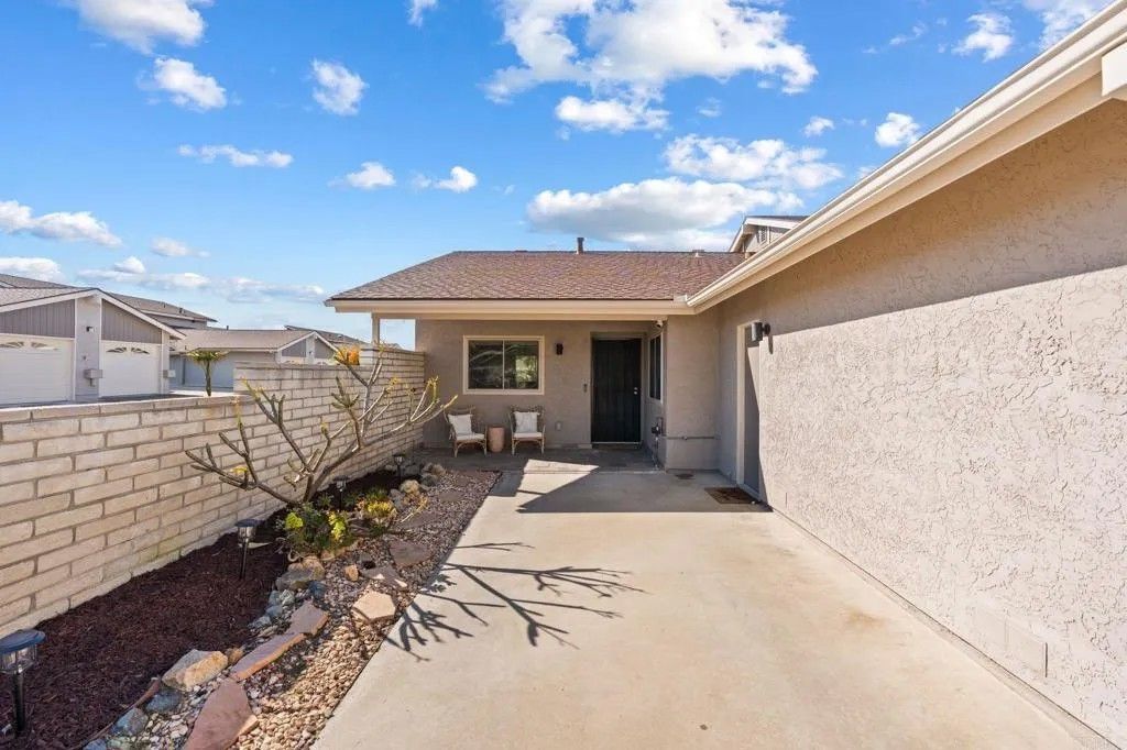 Photo of 3625 Vista Oceana #4, Oceanside, CA 92057 (MLS # NDP2600912)