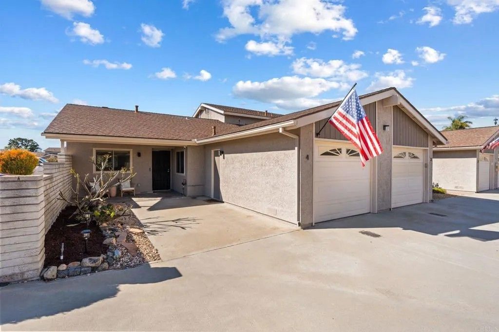 Photo of 3625 Vista Oceana #4, Oceanside, CA 92057 (MLS # NDP2600912)