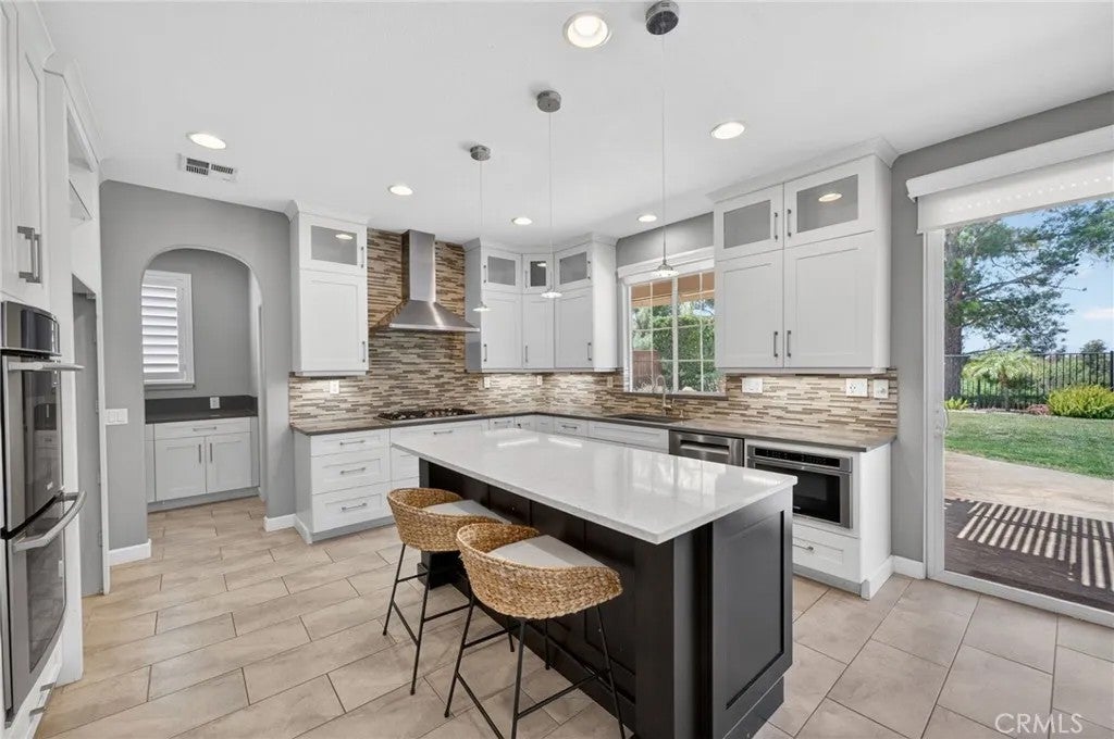 Photo of 32920 Northshire Circle, Temecula, CA 92592 (MLS # SW26097387)