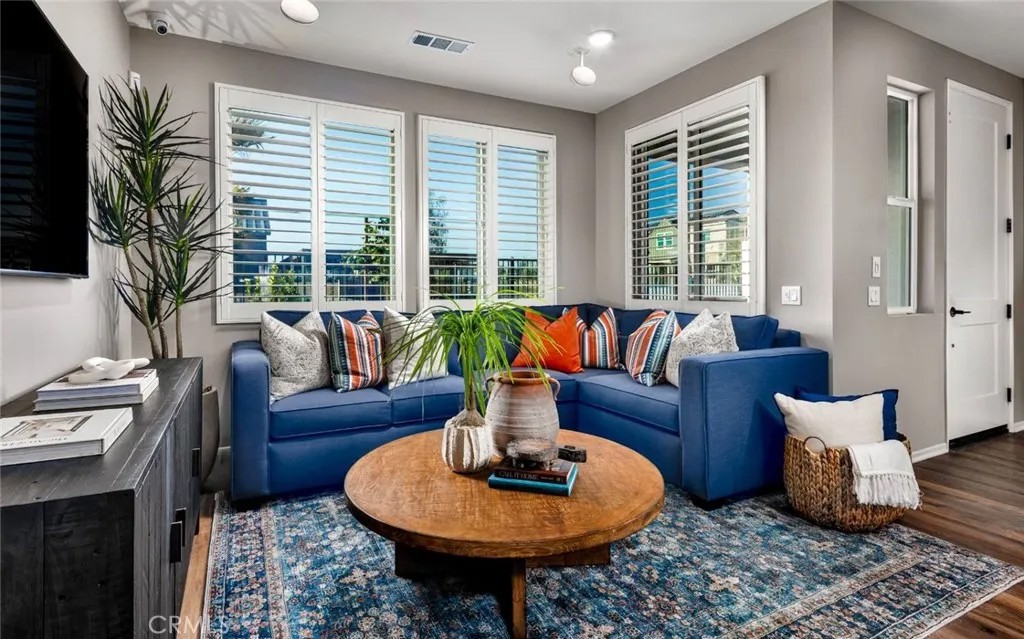 4110 S S. SUNFLOWER PASEO 208