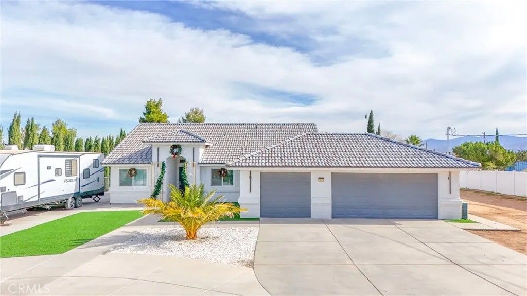Photo of 7925 Victor Ave, Hesperia, CA 92345 (MLS # DW25279647)