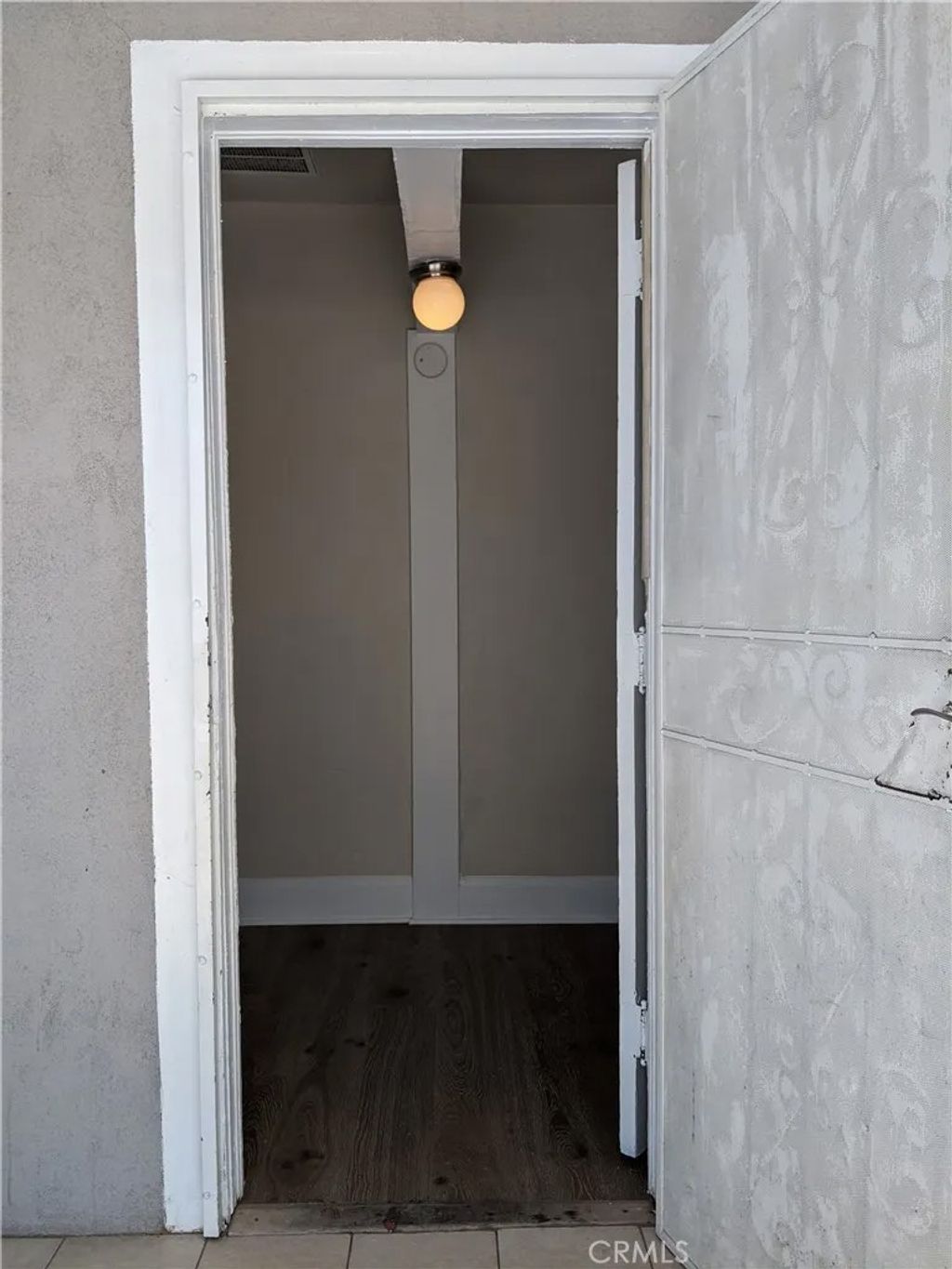 Photo of 1042 S Catalina Street, Los Angeles, CA 90006 (MLS # GD26007340)