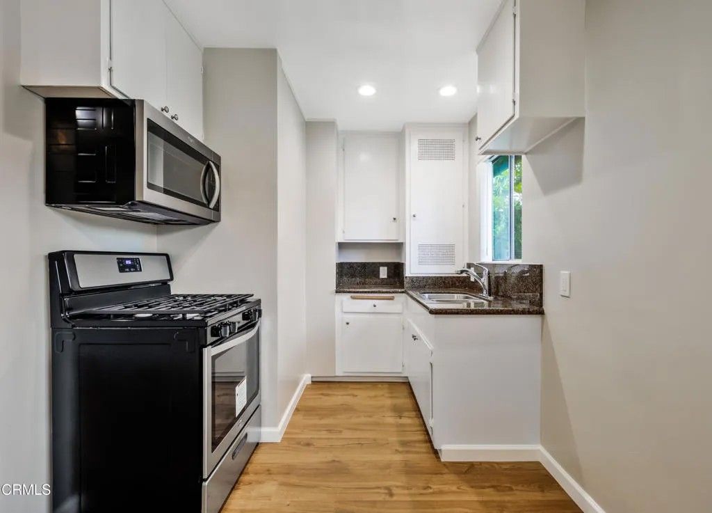 Photo of 720 E Mountain Street #9, Pasadena, CA 91104 (MLS # P1-25895)