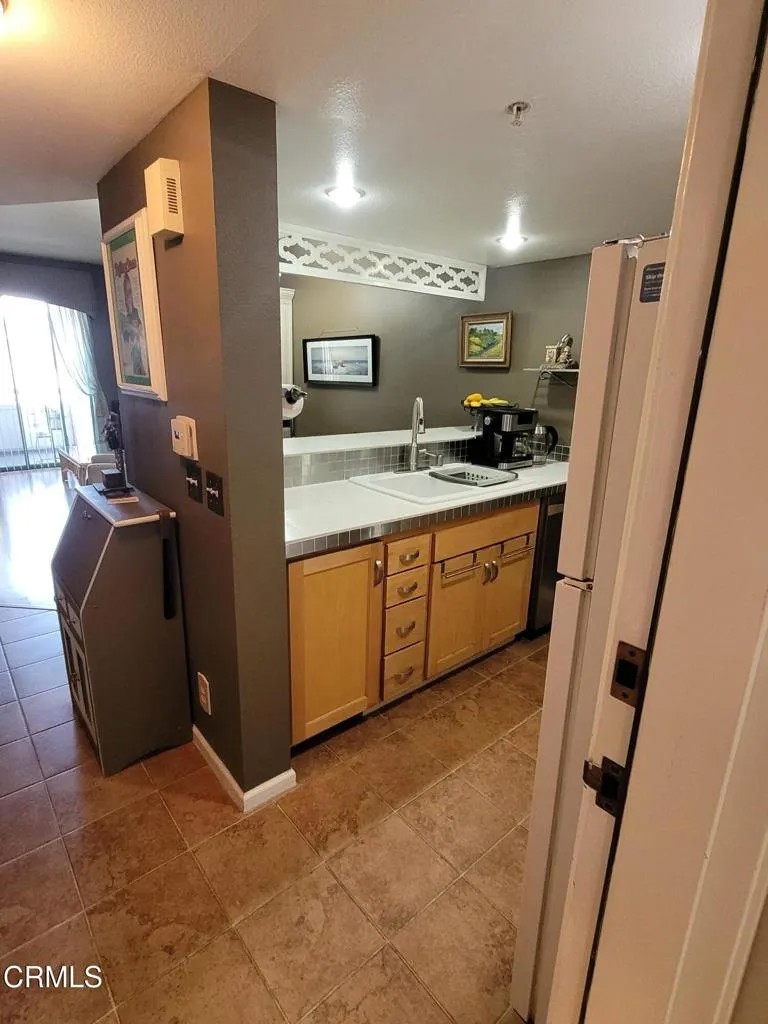 865 S B Street J2