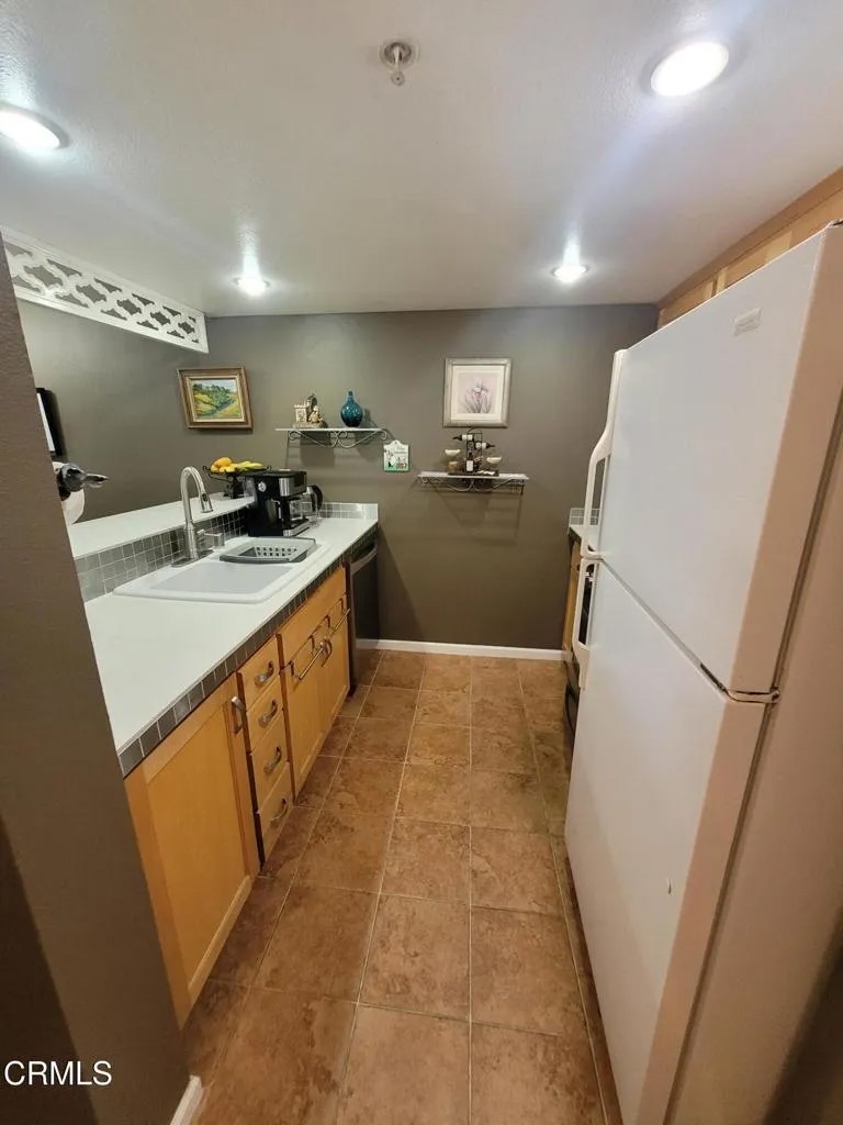 865 S B Street J2