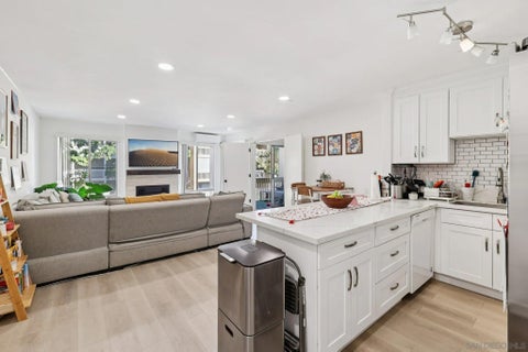 Photo of 4600 Lamont St #204, San Diego, CA 92109 (MLS # 260017877)