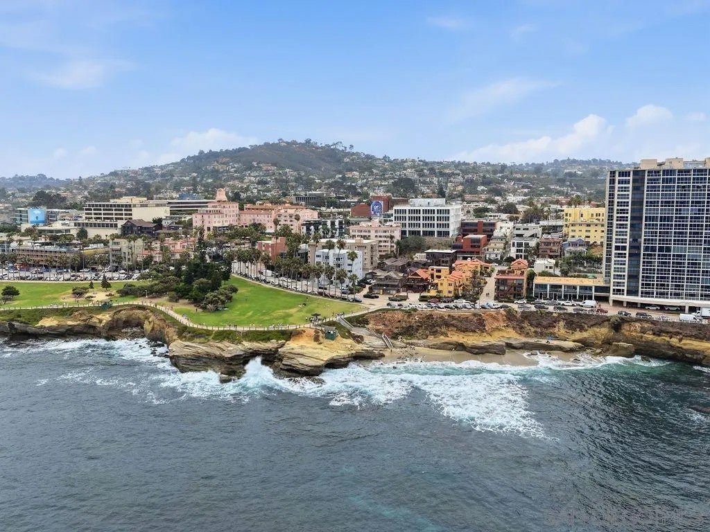 939 Coast Blvd. Unit 103