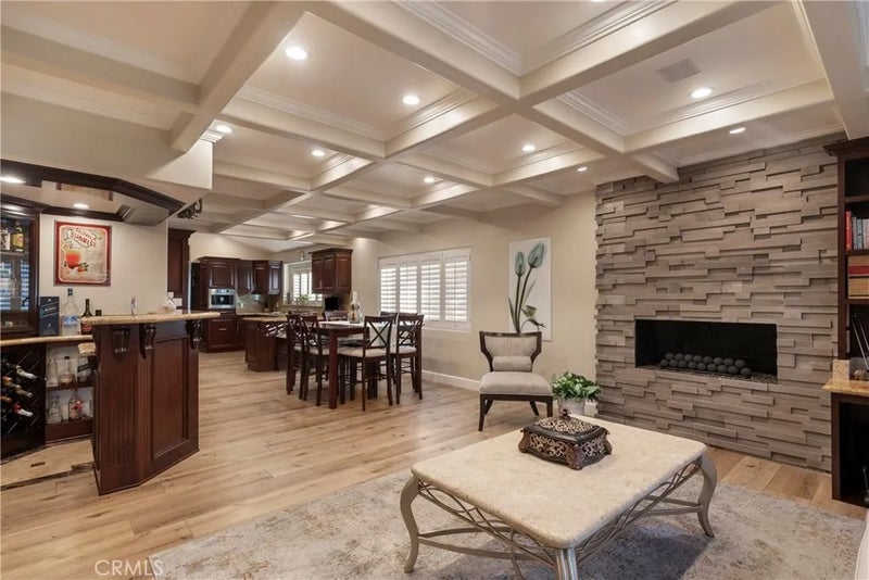 10066 Sideview Drive