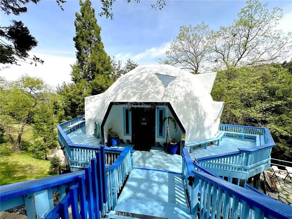 Photo of 24998 Jewel Dr, Crestline, CA 92325 (MLS # IG26071055)