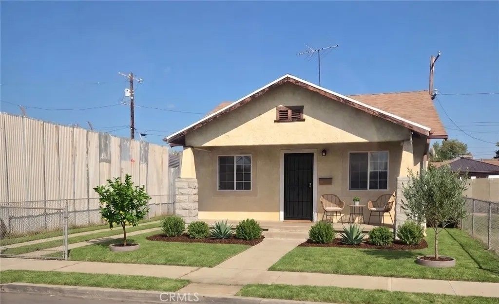 Photo of 2617 Thorpe Avenue, Los Angeles, CA 90065 (MLS # CV26084065)