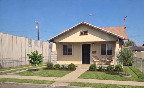 Photo of 2617 Thorpe Avenue, Los Angeles, CA 90065 (MLS # CV26084065)