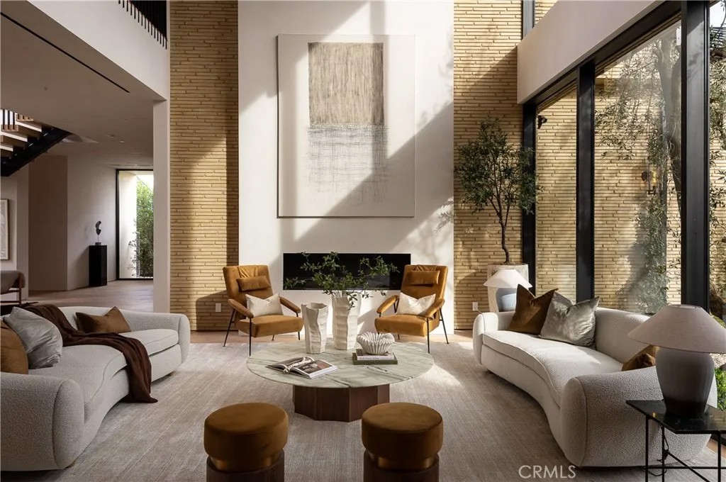 4543 Densmore Avenue